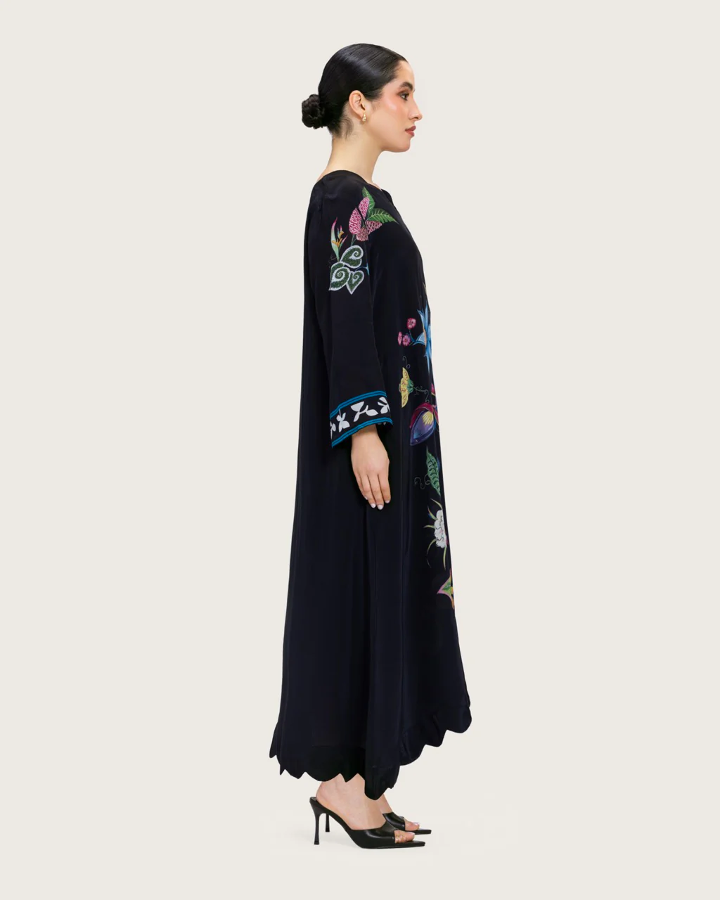 Artistic Floral Maxi Dress with Scalloped Hem - Image 4