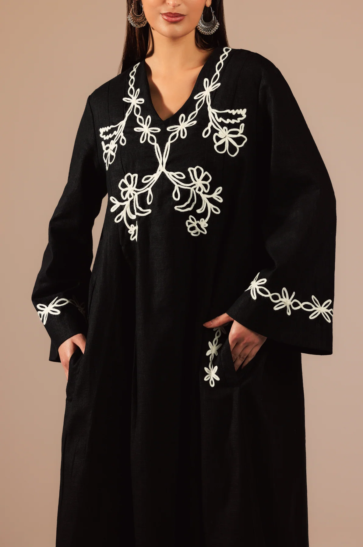 Black Linen Kaftan with White Flower Embroidery - Image 3