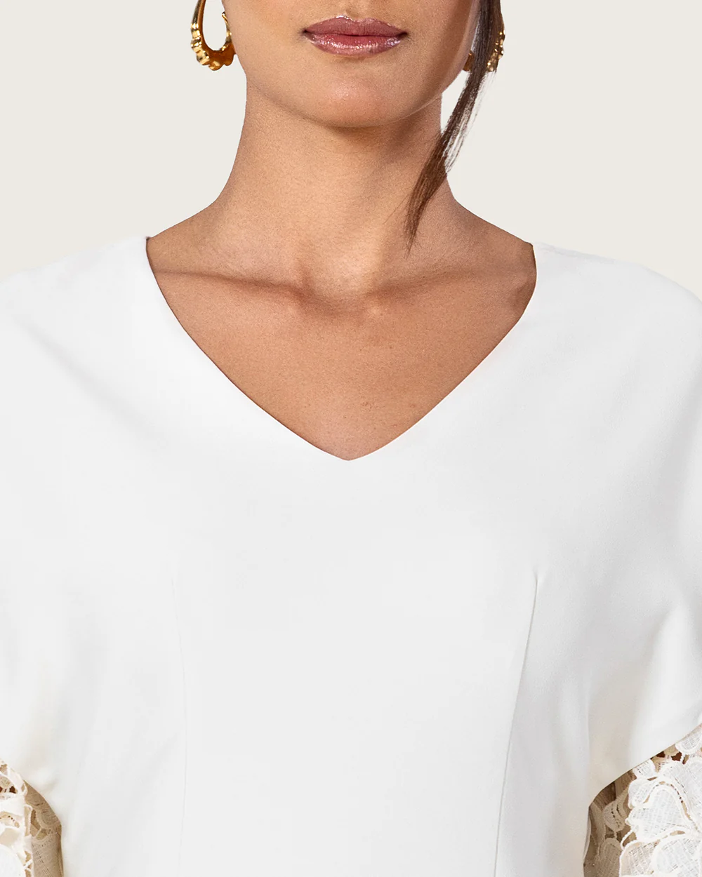 Elegant White Dress with Lace Sleeves - Image 3