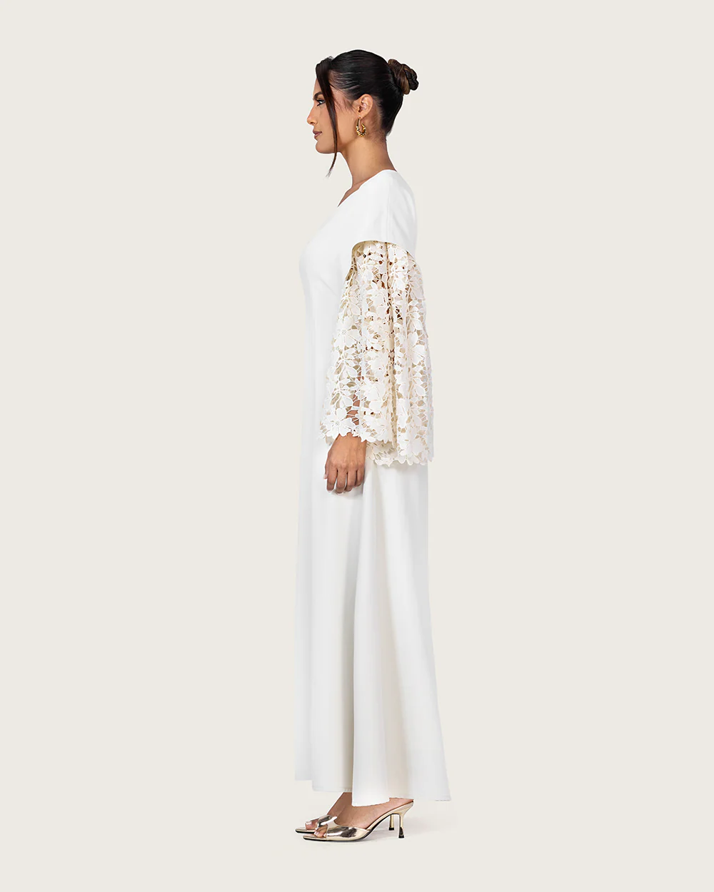 Elegant White Dress with Lace Sleeves - Image 7
