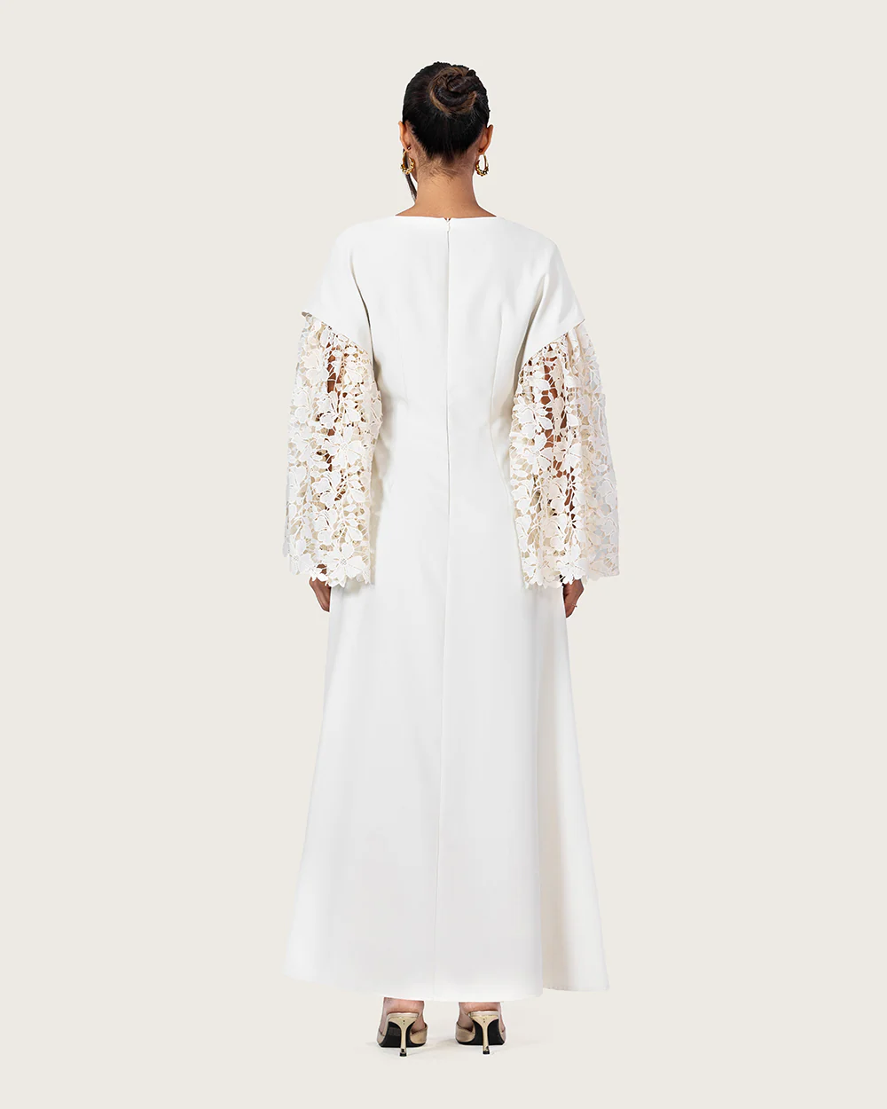 Elegant White Dress with Lace Sleeves - Image 8