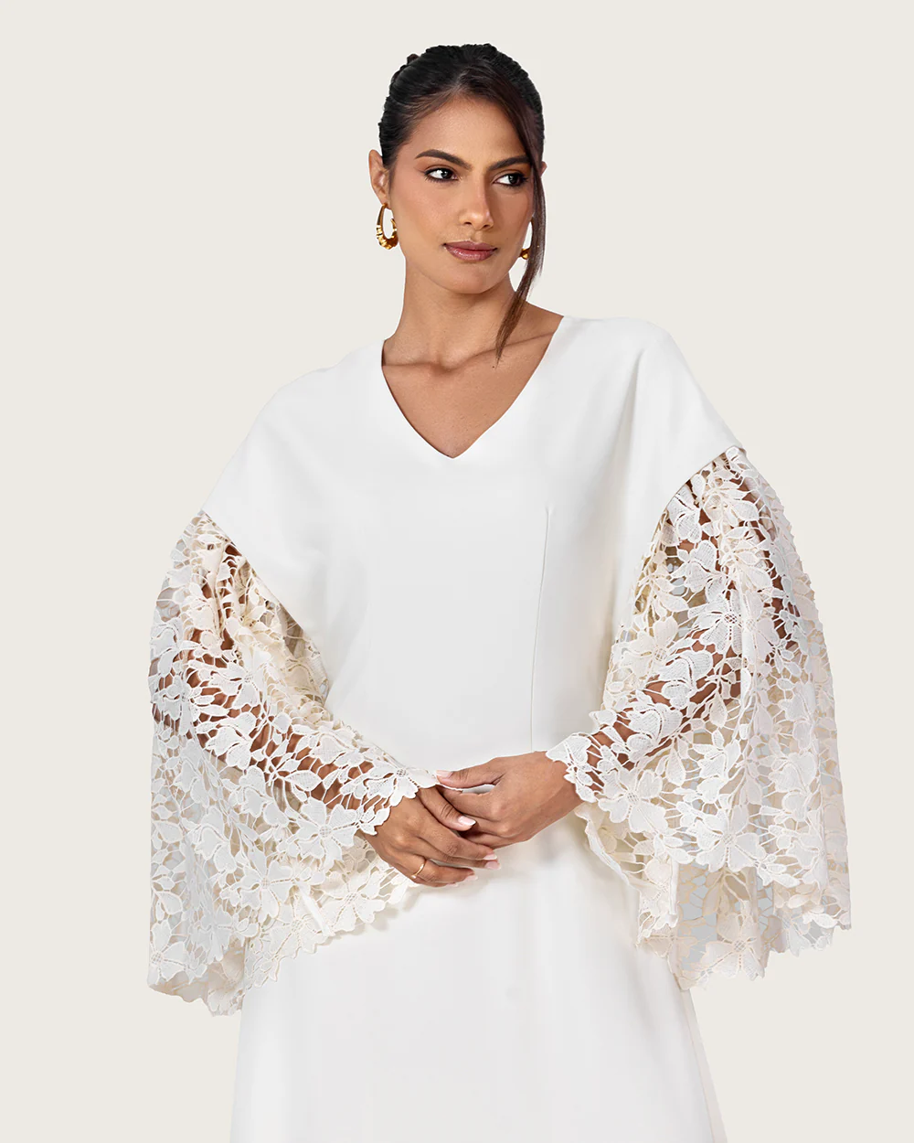 Elegant White Dress with Lace Sleeves - Image 9