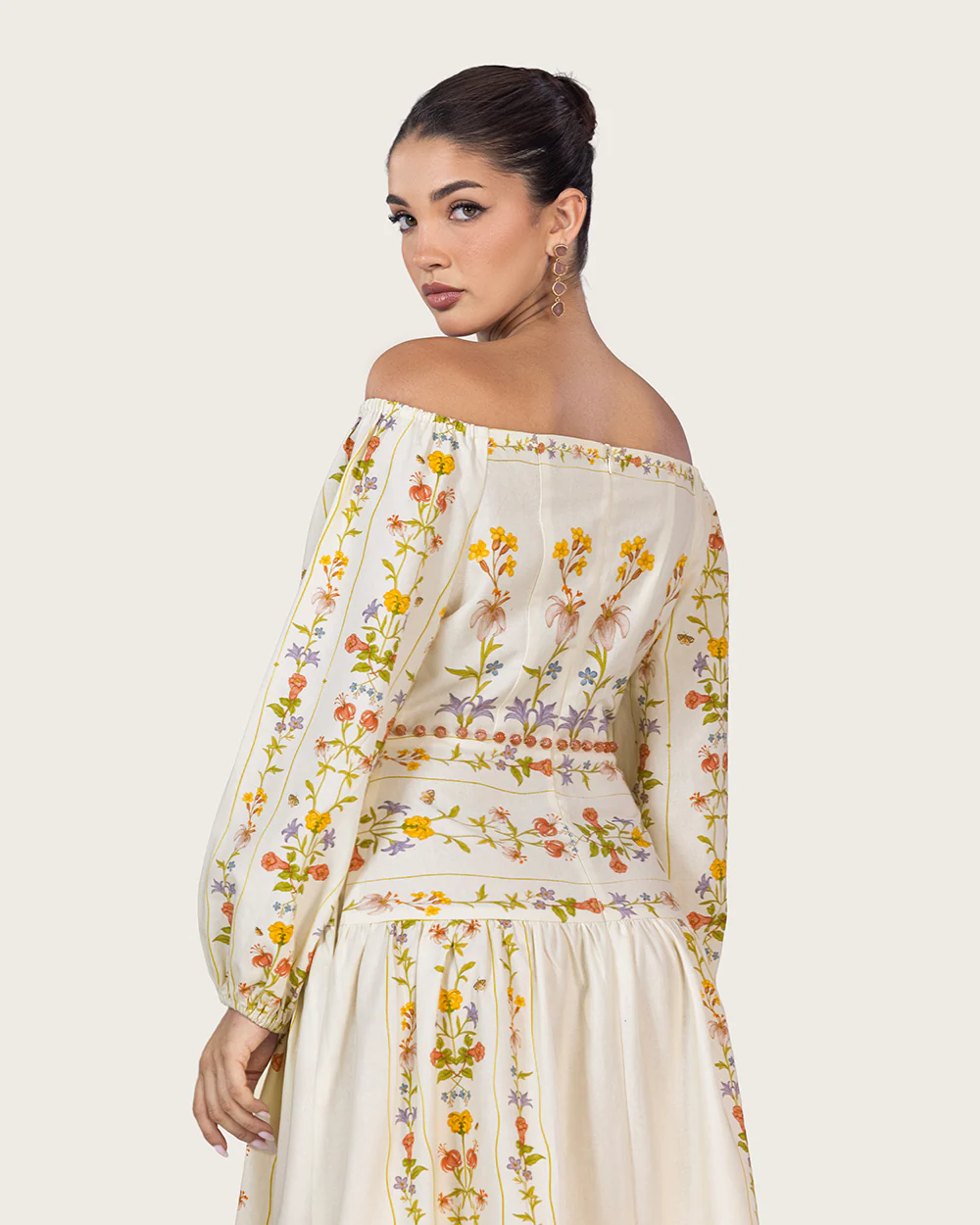 Embroidered Linen  Dress with Hand-Beaded Waist - Image 10