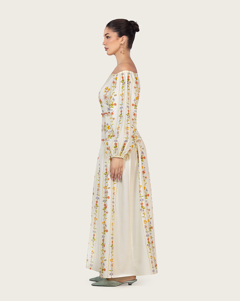 Embroidered Linen  Dress with Hand-Beaded Waist - Image 4