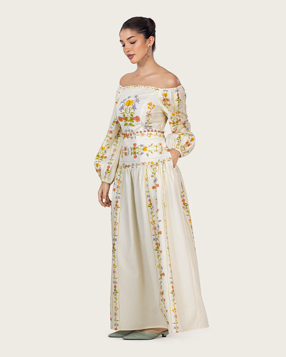 Embroidered Linen  Dress with Hand-Beaded Waist - Image 5