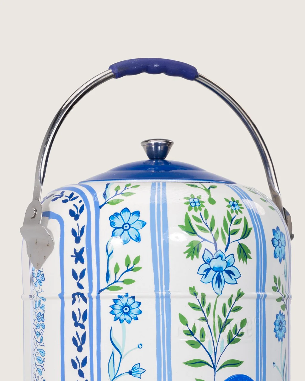 Hand-Painted Blue Meadow Urn and Stool Set - 15 liters - Image 3