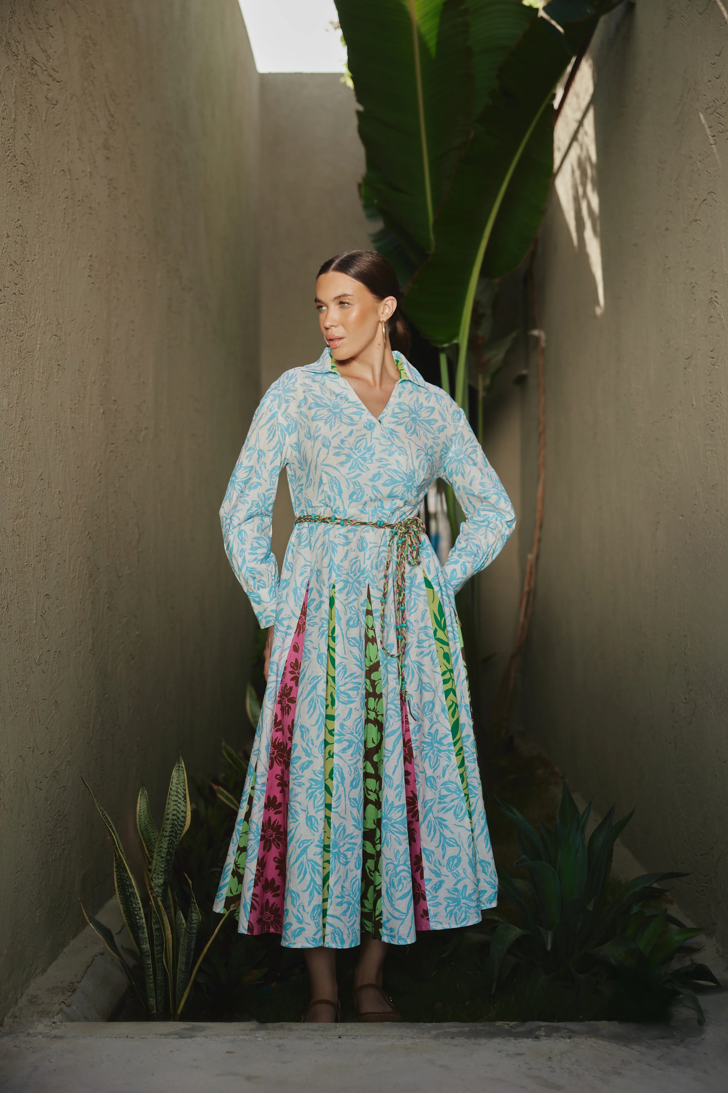 ًWhite And Blue Multiprinted Linen Shirt Dress - Image 6