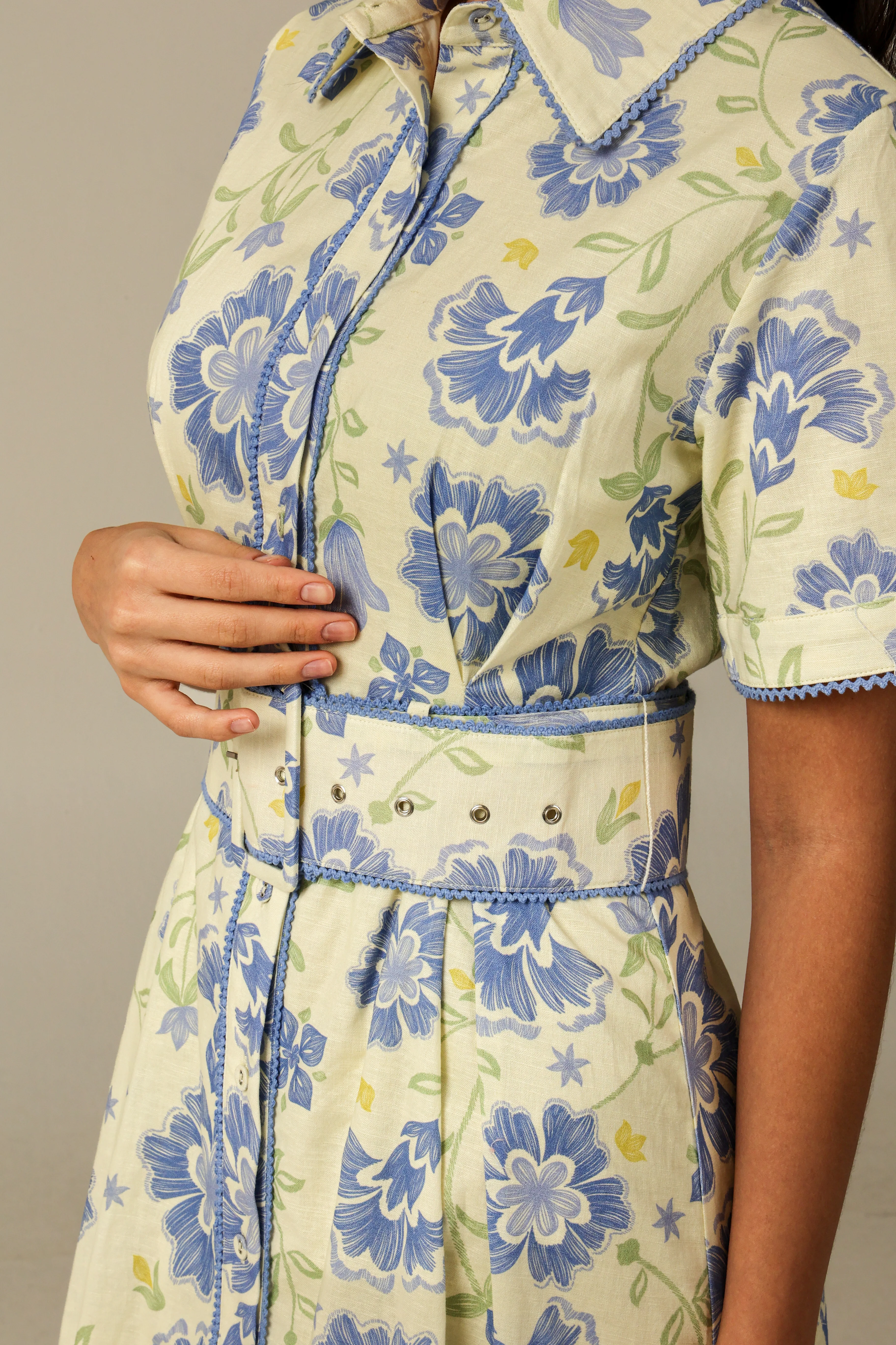 Short Sleeve Linen Shirt Dress with Floral Pattern in Soft Shades - Image 6