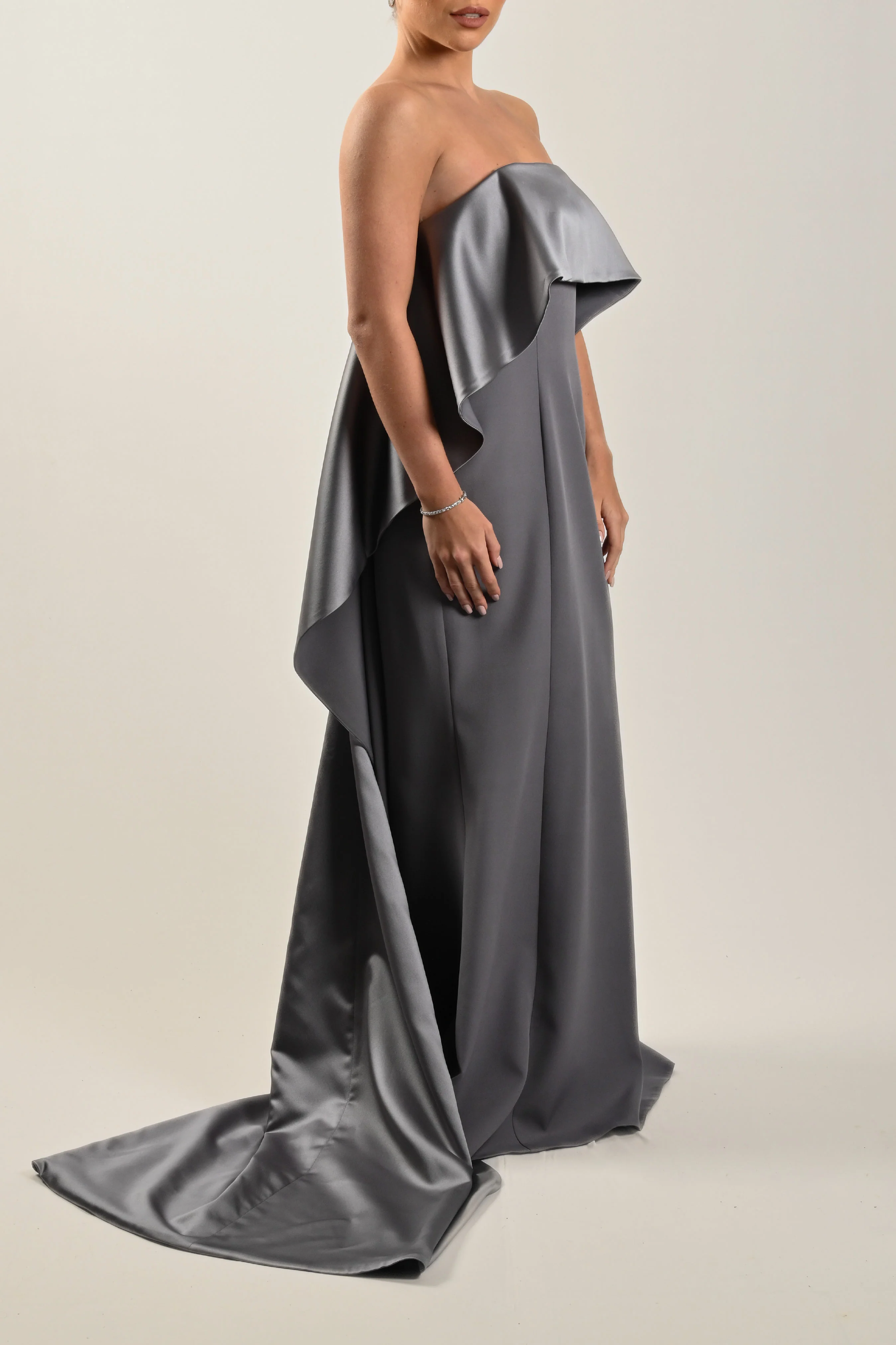 Sleeveless Long Crepe Dress – Elegant Grey Modest Style for Women - Image 4