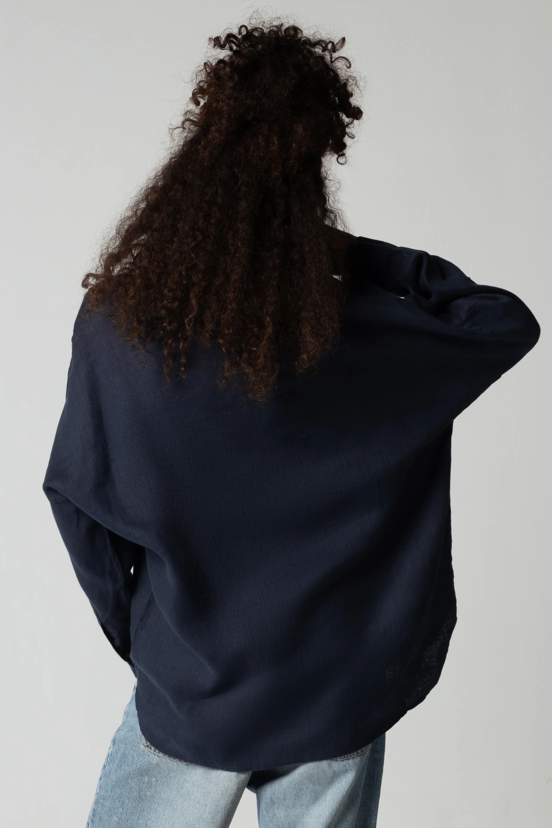 The Oversized Linen Shirt - Image 3